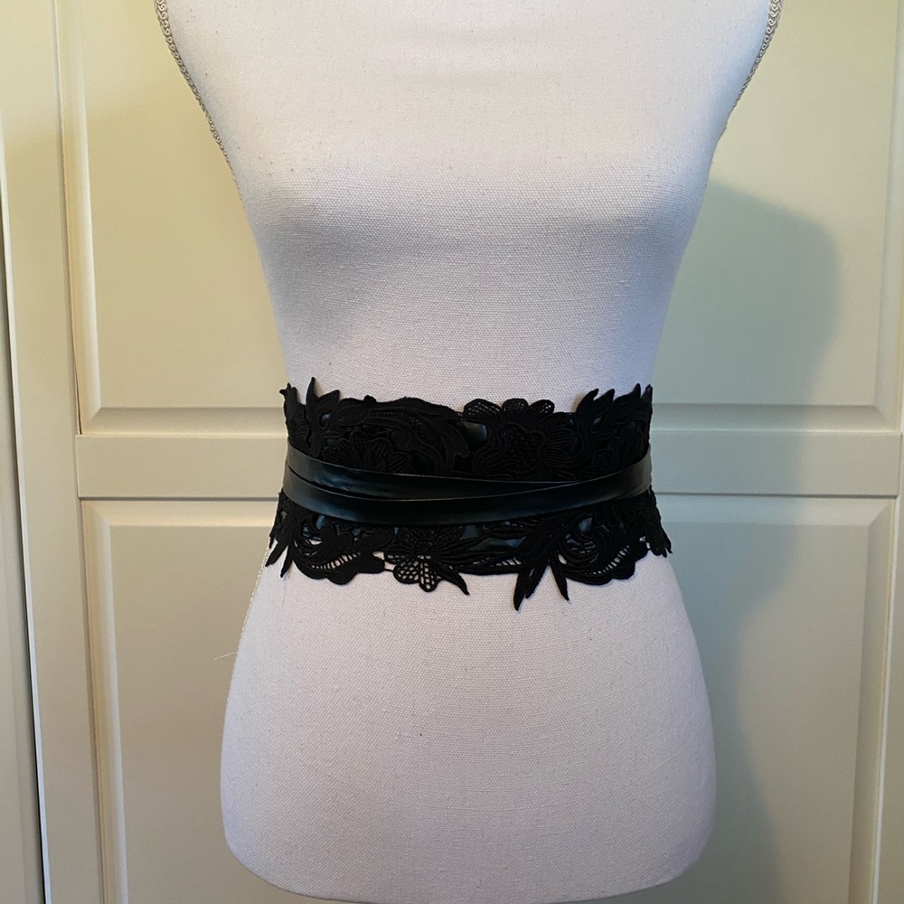 Elegant Black Lace Waist Belt